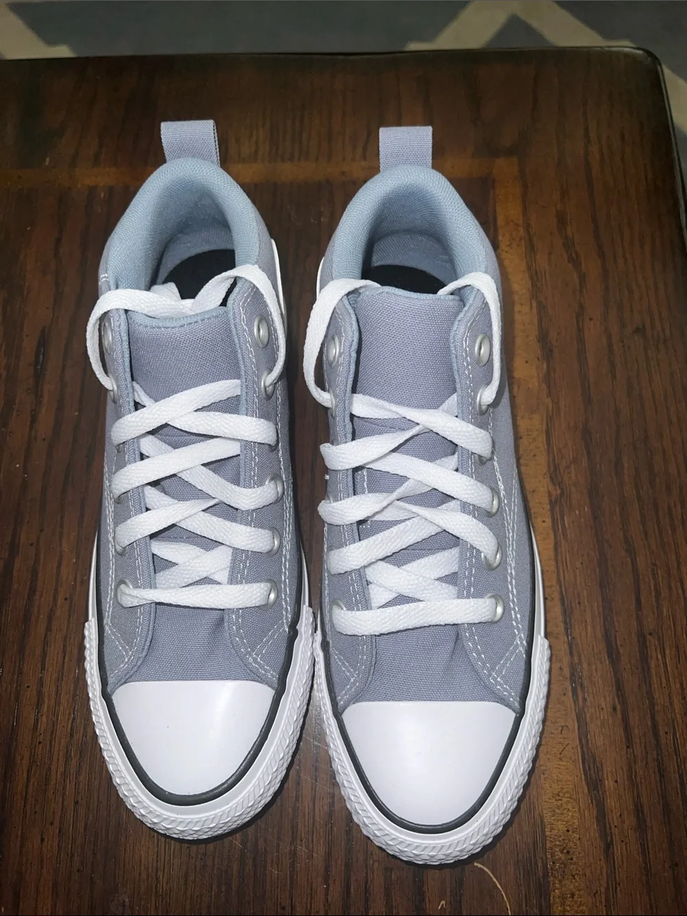Converse Kids Low-Top Sneakers in Light Gray and White New Size 4